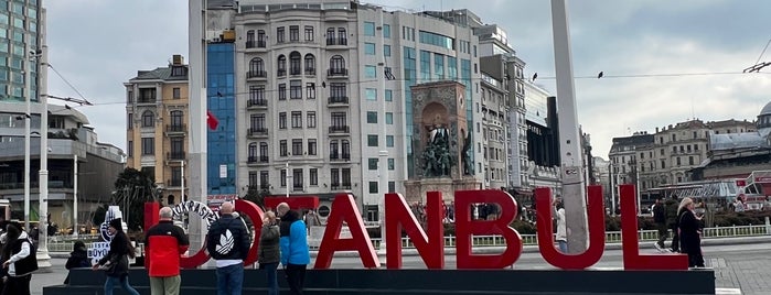 Taksim Cumhuriyet Anıtı is one of Istanbul-Beyoglu.