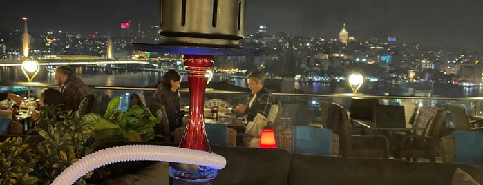 Giriftar Cafe is one of Istanbul Shisha ( Nargile ).