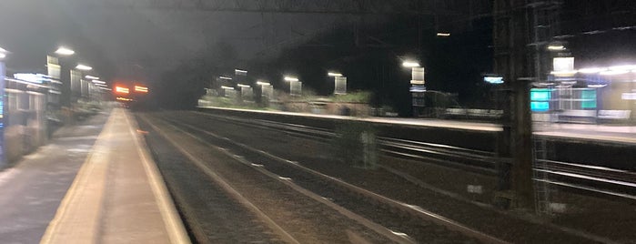 Heaton Chapel Railway Station (HTC) is one of UK Train Stations.