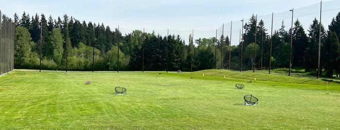 Bellevue Golf Course is one of Larissaさんのお気に入りスポット.
