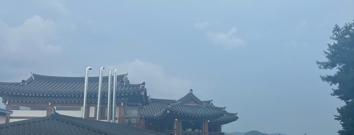 미추왕릉 is one of 경주.