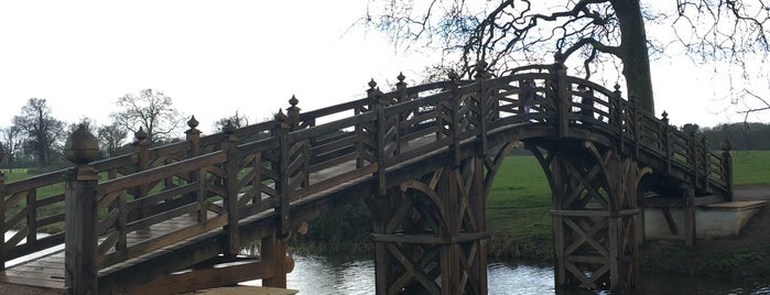 Croome Park Footbridge is one of Tempat yang Disukai Tristan.