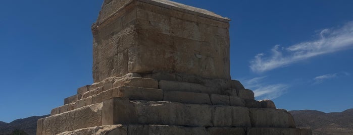 Tomb of Cyrus the Great | آرامگاه کوروش بزرگ is one of Sama'nın Beğendiği Mekanlar.