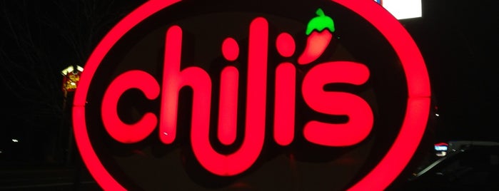Chili's Grill & Bar is one of Tempat yang Disukai Dale.
