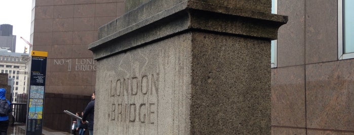 London Bridge is one of Tempat yang Disukai P.T..