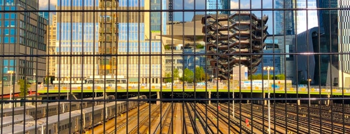 Long Island Railroad's Hudson / West Side Yard is one of Virginia'nın Beğendiği Mekanlar.