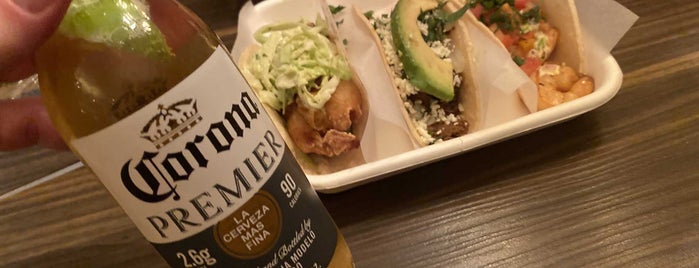 Uno Más Street Tacos + Spirits is one of A'nın Beğendiği Mekanlar.