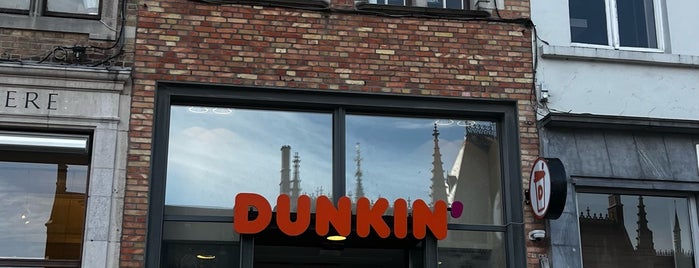 Dunkin' is one of Arnout's Plekjes.