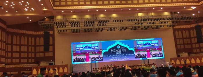 Plenary Hall (International Convention Centre) is one of S'ın Beğendiği Mekanlar.
