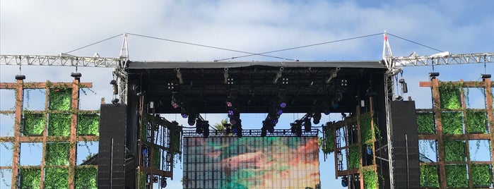Ocean View Stage at CRSSD is one of Locais curtidos por John.