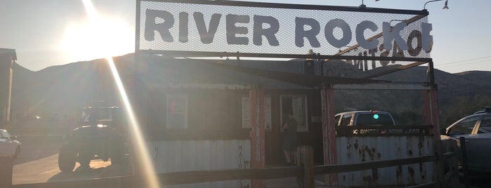 River Rock Roasting Company is one of สถานที่ที่บันทึกไว้ของ Amir.