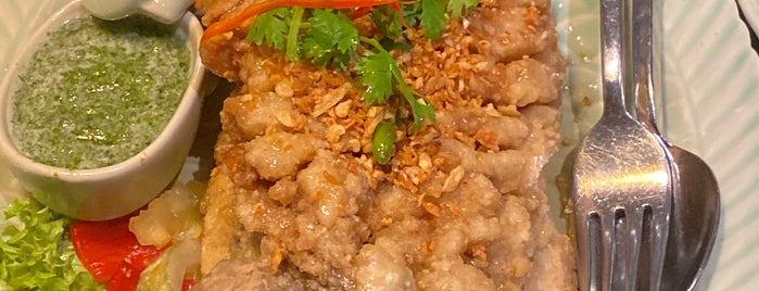 Celadon Royal Thai Cuisine is one of Lieux qui ont plu à Biel.
