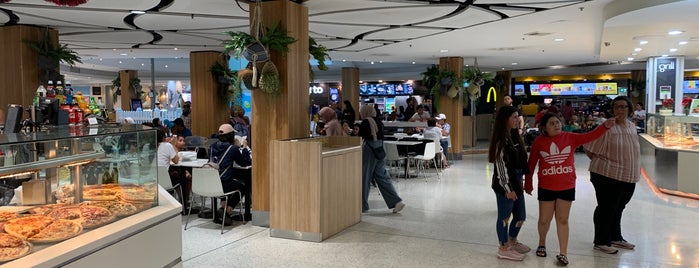 Harbourside Food Court is one of Aud.