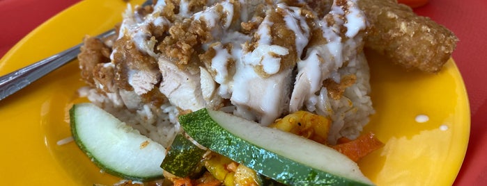 Meng Kee Chicken Rice / 明记鸡饭 is one of Not Your ATAS Restaurants.