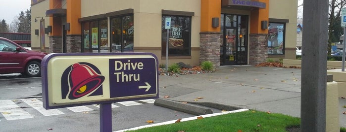 Taco Bell is one of Seth’s Liked Places.