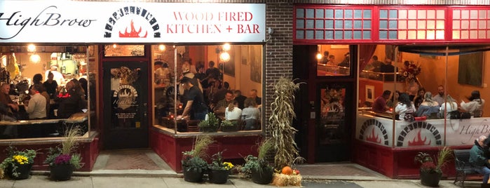 HighBrow Wood Fired Kitchen + Bar is one of Tempat yang Disukai Marcia.