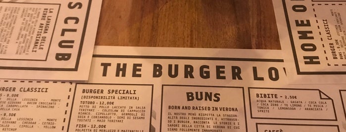 Buns Gourmet is one of Pub.