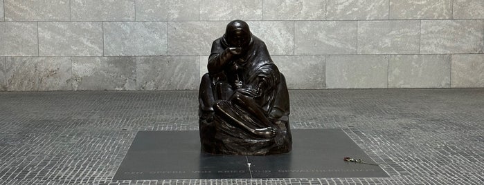 Neue Wache is one of Places I visit - Berlin.