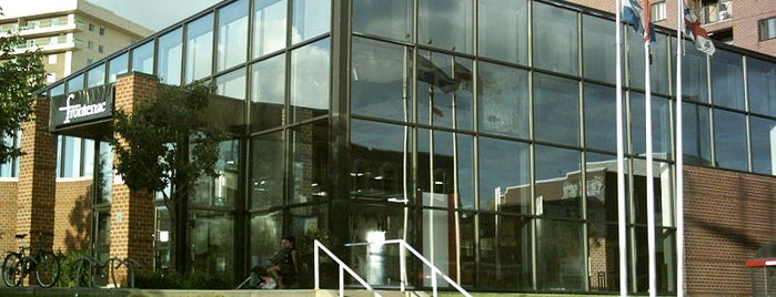 Bibliothèque Frontenac is one of Nos bibliothèques.