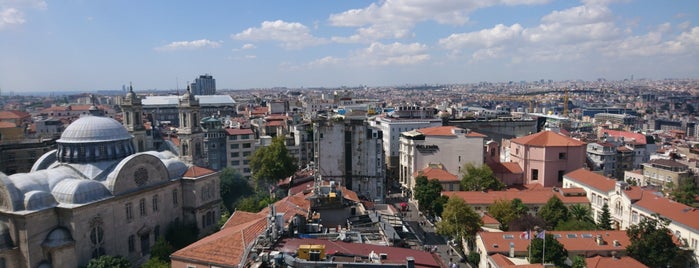 CVK Taksim Hotel is one of HY Harika Yavuz'un Beğendiği Mekanlar.