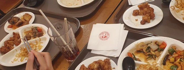 Panda Express is one of Dewyさんのお気に入りスポット.