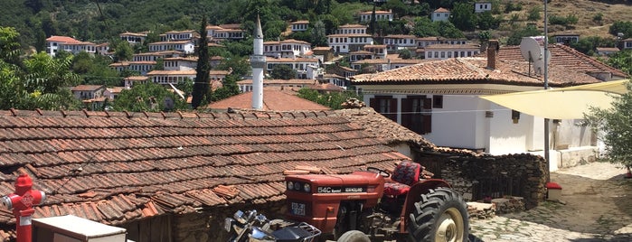 Şirince is one of Gezginci'nin Beğendiği Mekanlar.