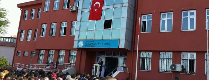 İbrahim Fikri Anıl Ortaokulu is one of Gittiğim yer.