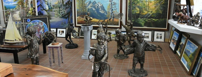 Kavanaugh Art Gallery is one of See Des Moines Ultimate List.