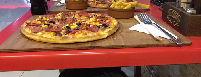 Raffaele Pizza & Cafe is one of Bucak Burdur.