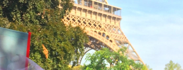 Tour Eiffel is one of Lieux qui ont plu à Hdo.