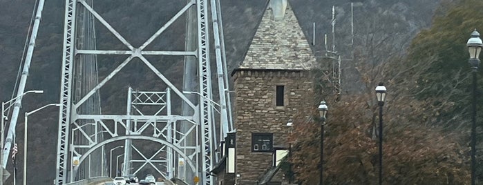 Bear Mountain Bridge is one of Taisiia’s Liked Places.