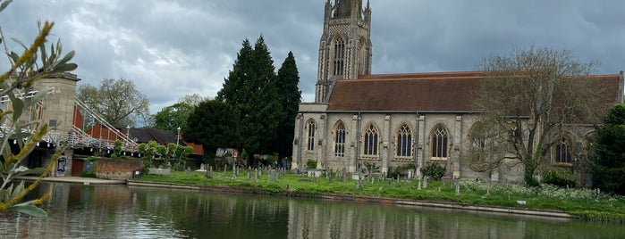 Macdonald Compleat Angler is one of Oxford/Thames Valley.