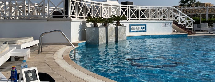 Club 88 Pool & Beach Restaurant is one of Хургада.