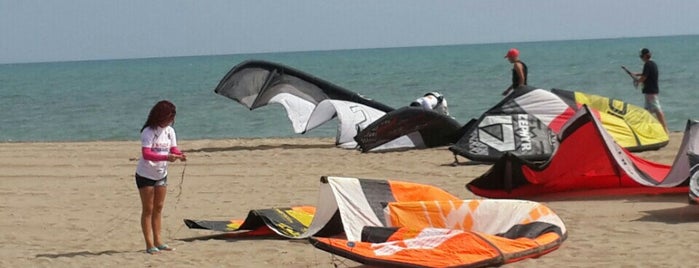 Kite Board Plajı is one of Tempat yang Disukai Etem.