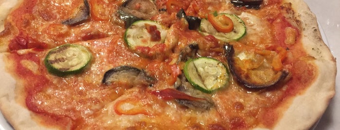 Pizzeria Il Pellicano is one of Posti che sono piaciuti a Hatice.