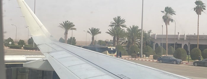 Wadi AL Dawaser Airport is one of MiddleEastOasis.