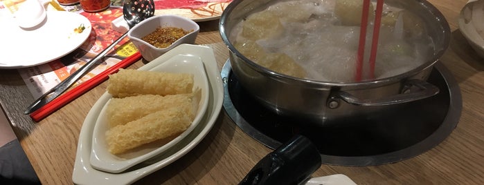 Giant Seafood Hot Pot is one of HK Bucket List.