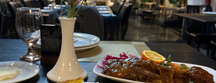 Mahestan Restaurant | رستوران مهستان is one of restaurant and coffee.