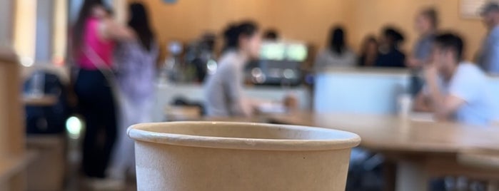 Blue Bottle Coffee is one of Cafes.