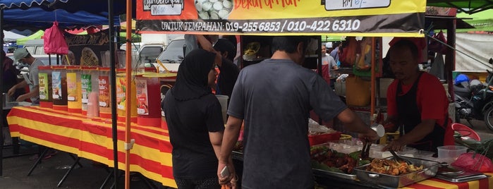 Bazar Ramadhan Seksyen 17 is one of Must-visit Food in Shah Alam.