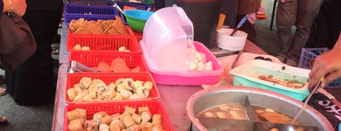 Bazaar Iftar Machang (Bazaar Ramadhan) (بازار افتر ماچڠ) is one of kelate.