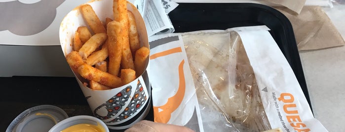 Taco Bell is one of Apoorvさんのお気に入りスポット.