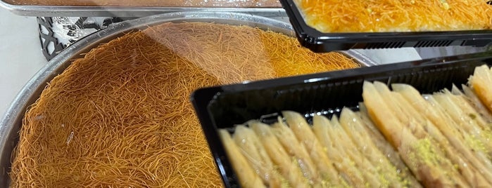 الكنافة الذهبية is one of yummy cakes.