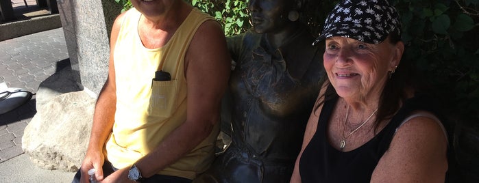 Lucy Ricardo Statue is one of สถานที่ที่ Todd ถูกใจ.