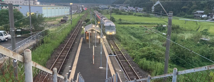 Kamioka Station is one of 日豊本線.