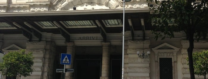 Stazione Napoli Mergellina is one of Lugares guardados de gibutino.