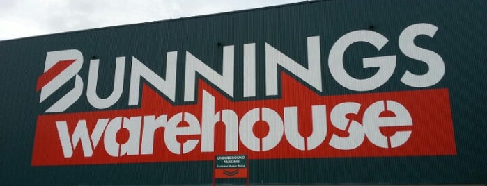 Bunnings Warehouse is one of Orte, die Samuel gefallen.