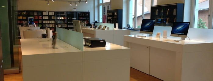 Apple BRAND.STORE Herford is one of Robertさんのお気に入りスポット.