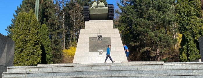 Památník osvobození is one of Vojenské památky (CZ).