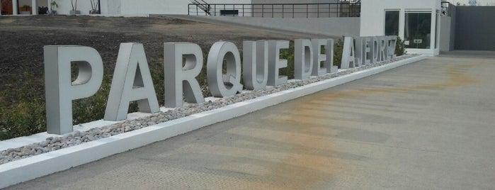 Parque del Ajedrez is one of สถานที่ที่บันทึกไว้ของ Claudia.